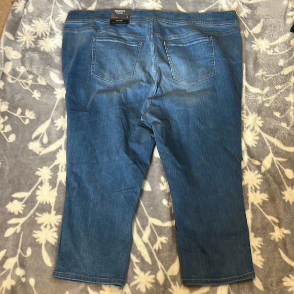NWT Torrid Blue  Jeans - crop lean super soft “feel the fit” Sz Torrid 4 (26/4X) - Picture 7 of 14